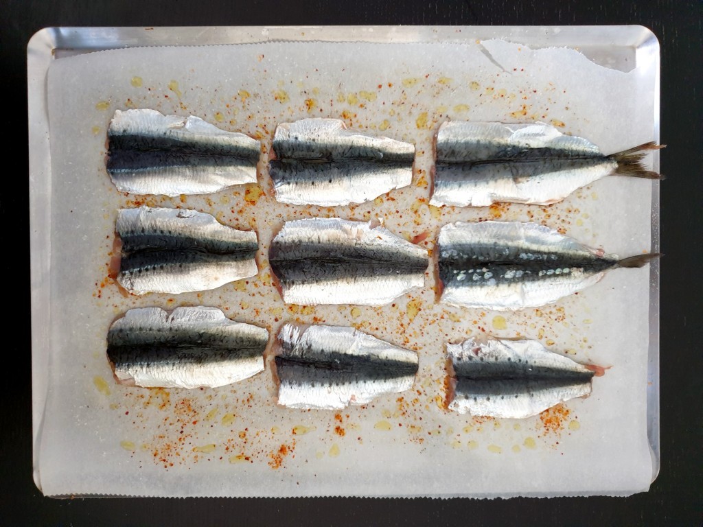 sardines sur plaque avant cuisson